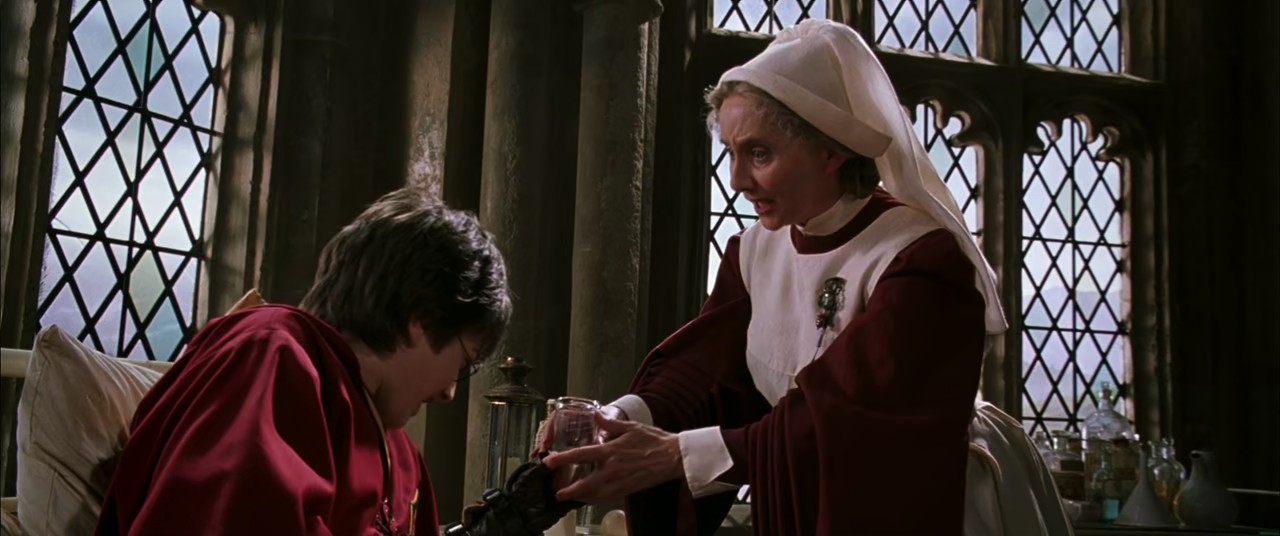 Harry Potter and the Chamber of Secrets (2002) Hindi + English 720p 10bit HEVC HE-AAC 5.1 ESub.mkv.0002